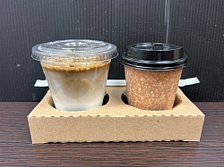 Takeout  ホットコーヒー、アイスカフェラテ