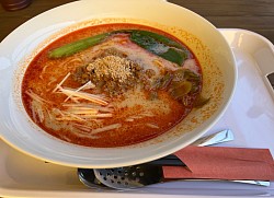 大盛り担々麺